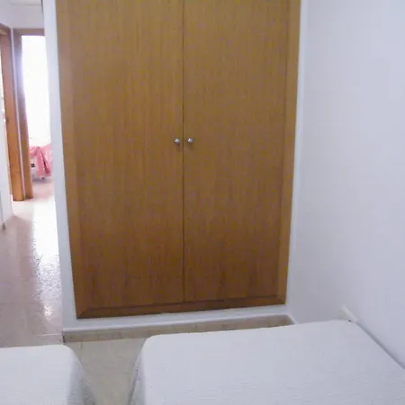Con A/c, 2 Y Terraza En Gandia, Cerca De Comercios Y Playa - Es-314-20 * Gandia