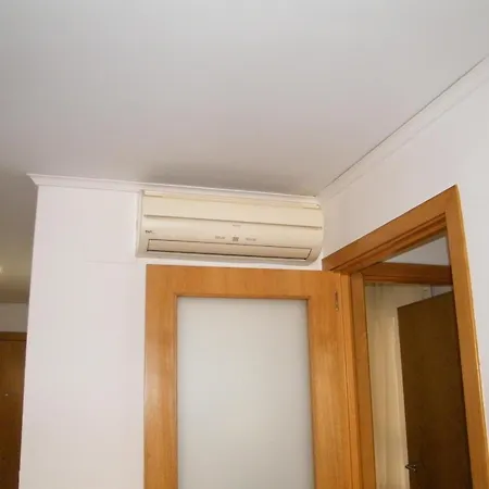 Con A/c, 2 Y Terraza En Gandia, Cerca De Comercios Y Playa - Es-314-20 *