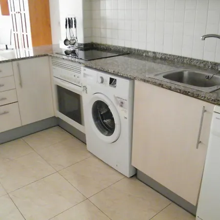 Con A/c, 2 Y Terraza En Gandia, Cerca De Comercios Y Playa - Es-314-20