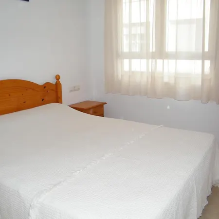 Con A/c, 2 Y Terraza En Gandia, Cerca De Comercios Y Playa - Es-314-20 Gandia