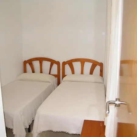 Con A/c, 2 Y Terraza En Gandia, Cerca De Comercios Y Playa - Es-314-20